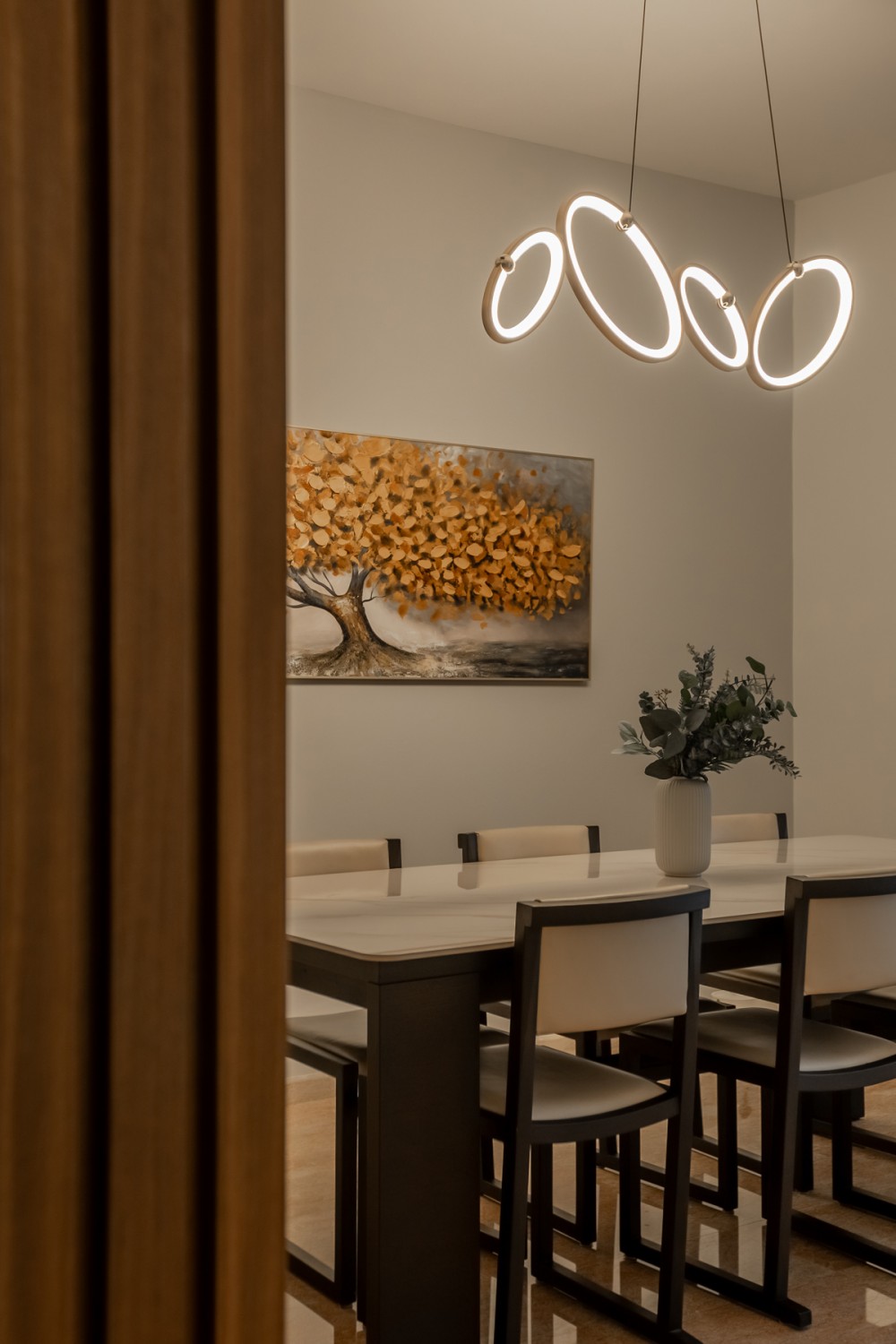 Modern Dining Room with Feature Wall and Dining Table