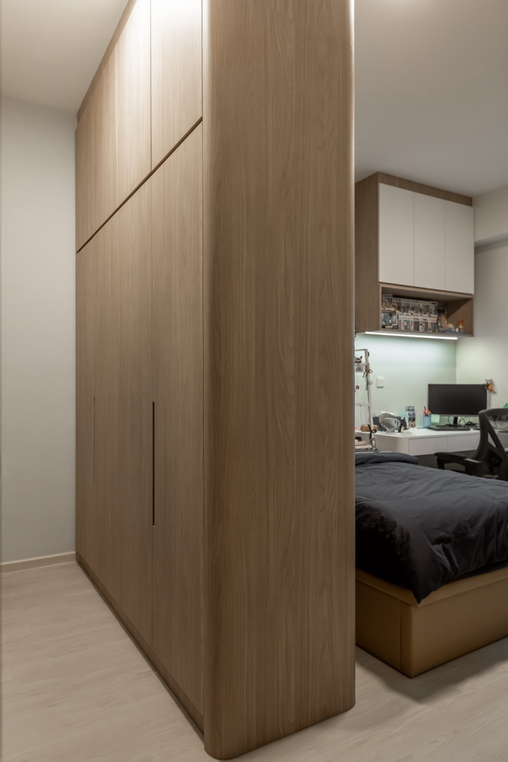 Modern Bedroom with Wardrobe and Storage Cabinets