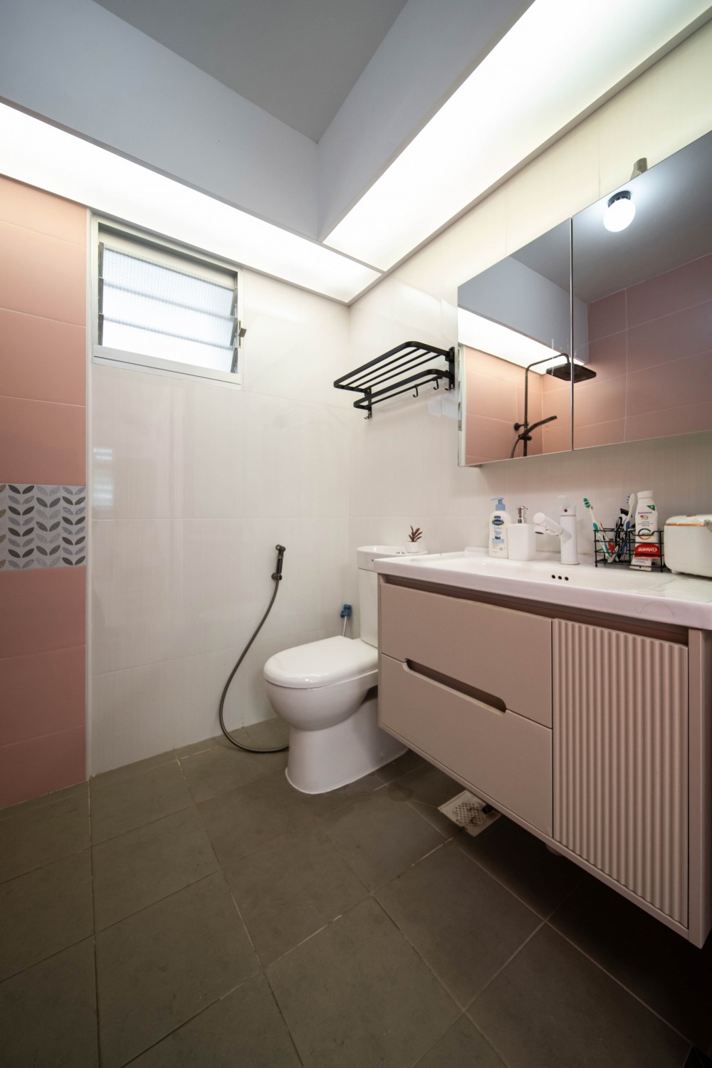 Modern Bathroom with Mirror and Vanity Counter