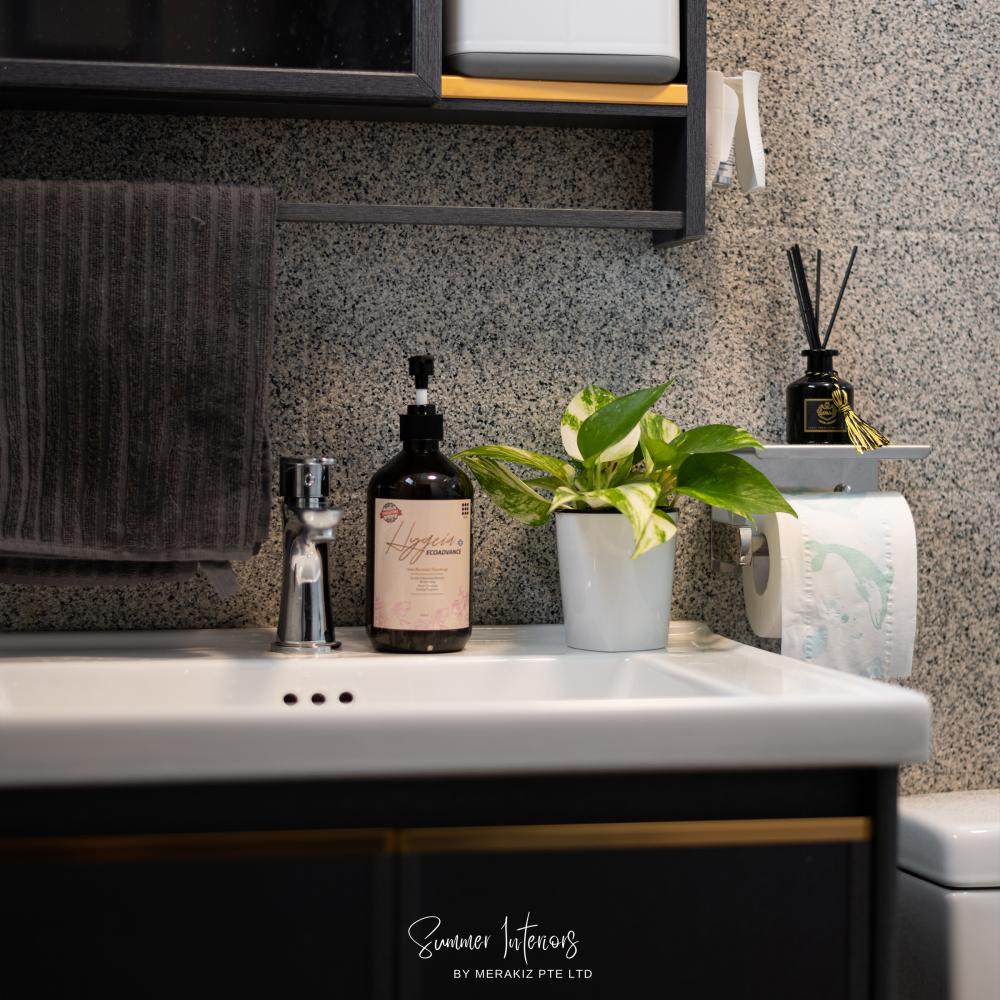 Modern Bathroom with Countertop and Homogeneous Tiles