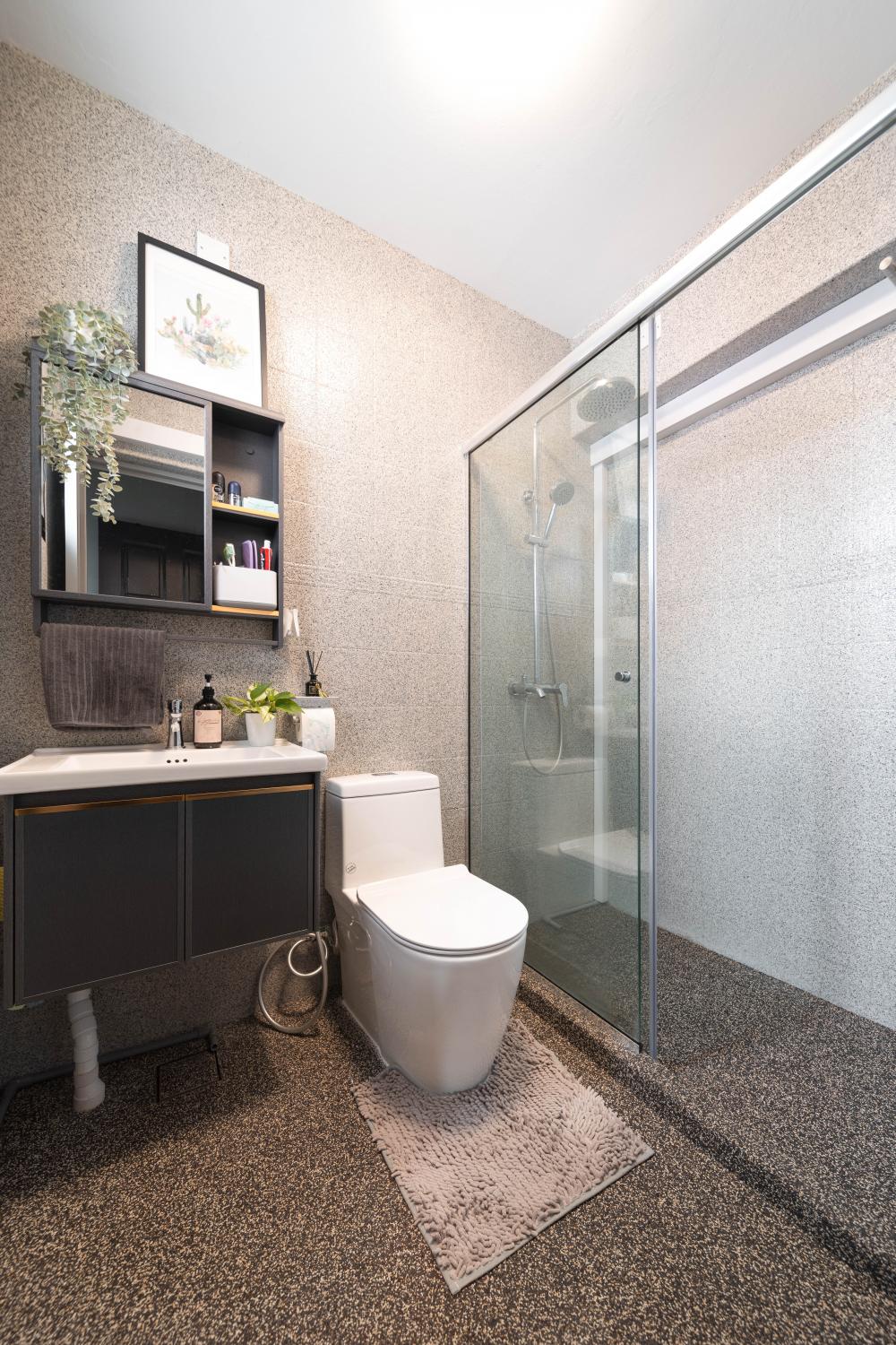 Modern Bathroom with Countertop and Vanity Counter