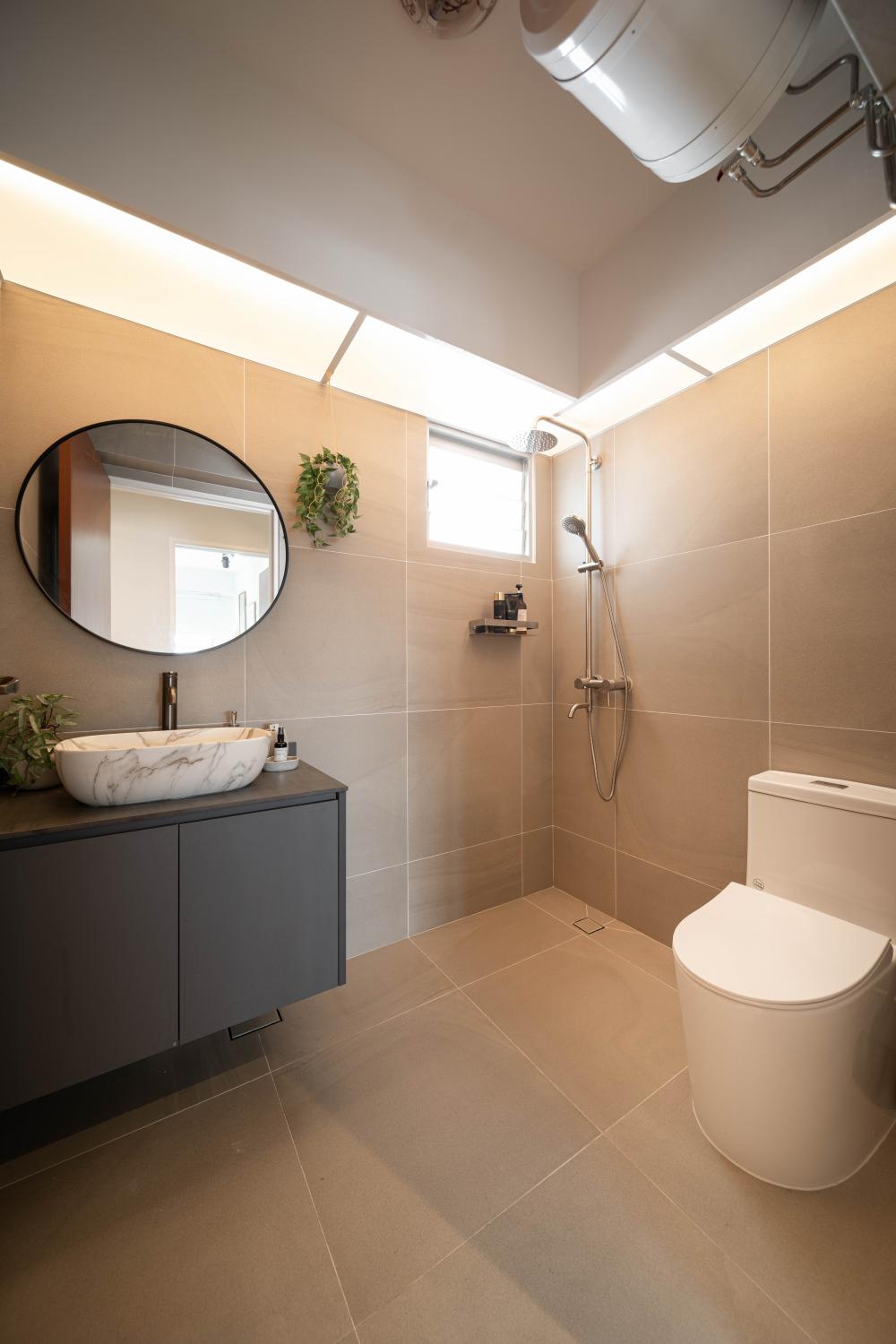 Contemporary Bathroom with Homogeneous Tiles and Vanity Counter