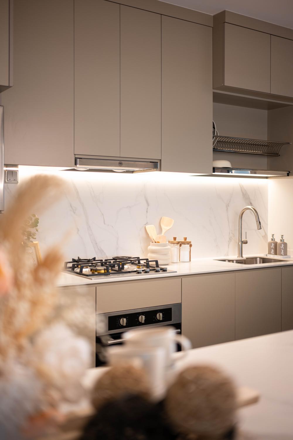 Contemporary Kitchen with Countertop and Kitchen Accessories