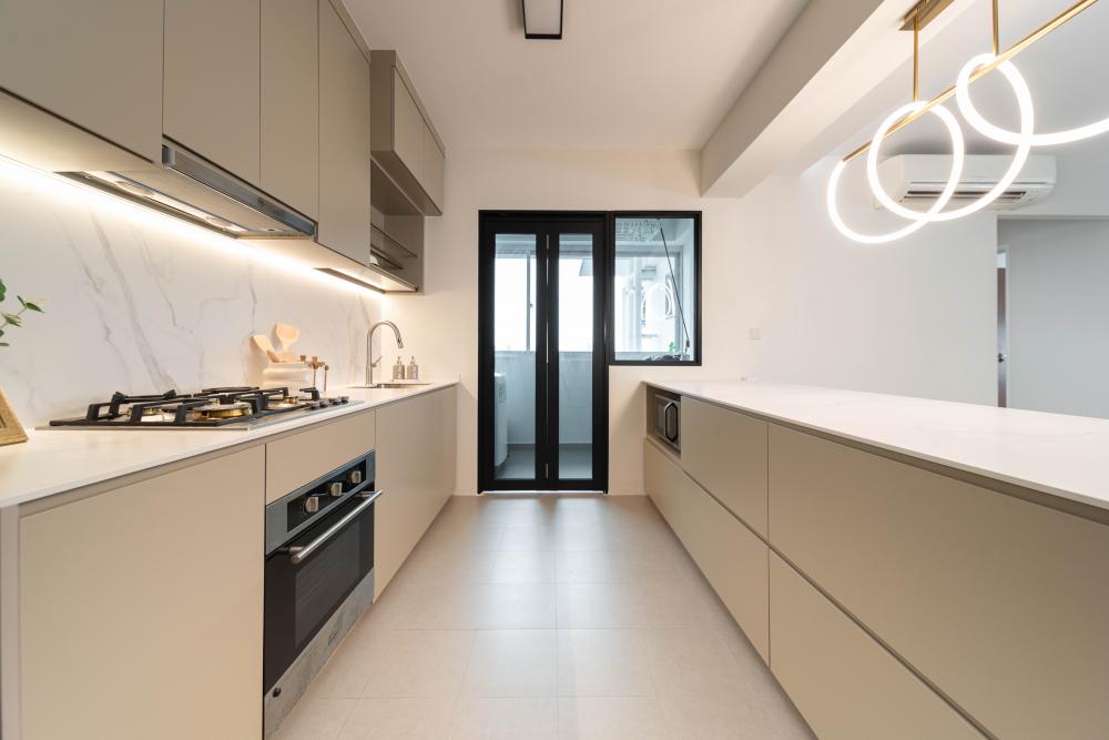 Contemporary Kitchen with Countertop and Homogeneous Tiles