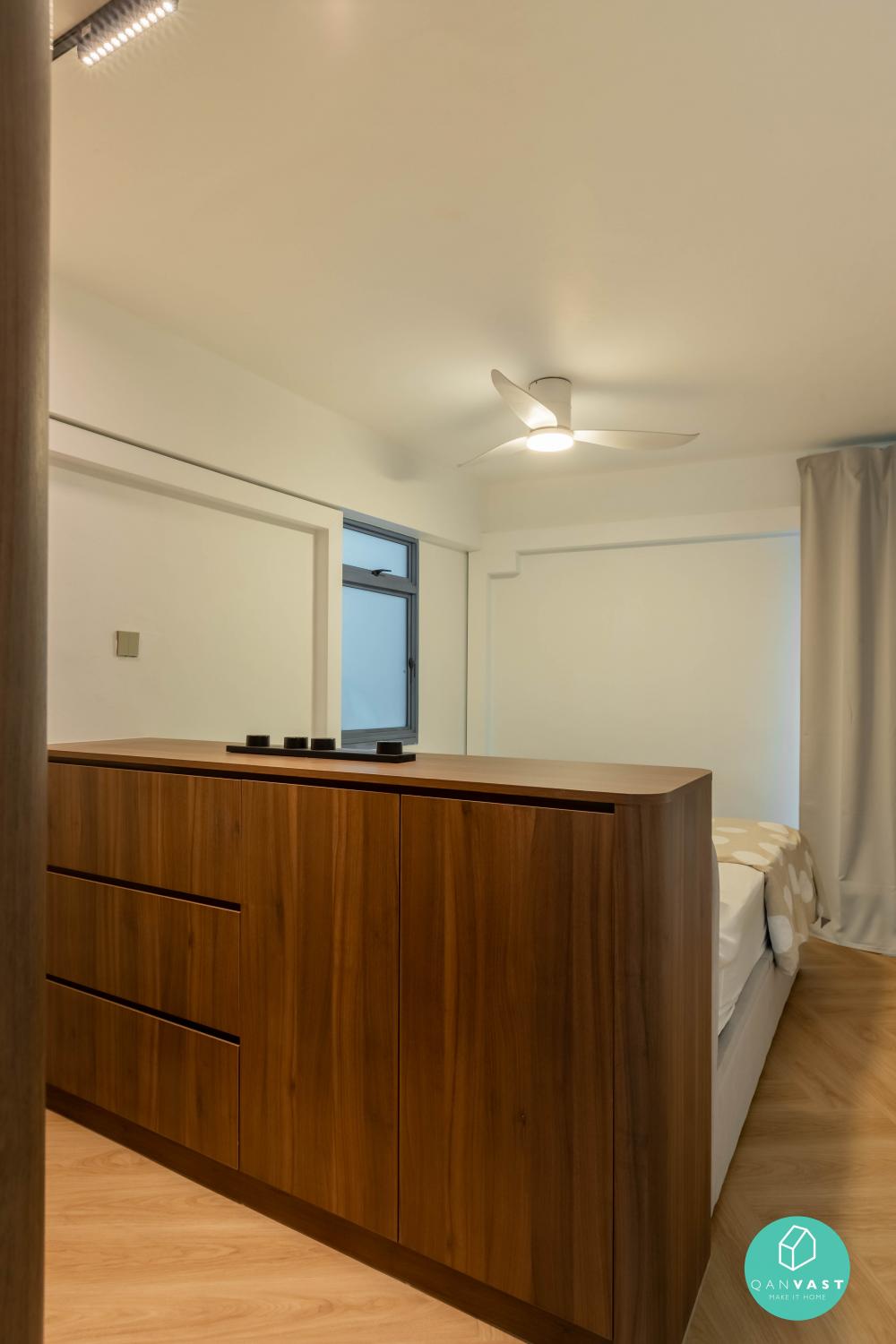 Scandinavian Bedroom with Vinyl Flooring and Ceiling Fan