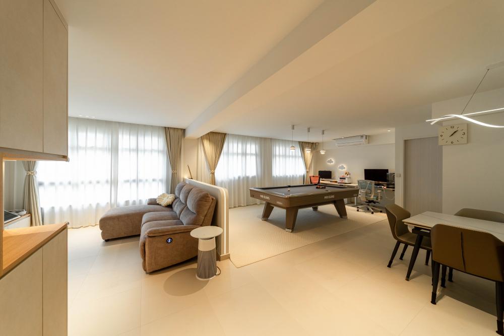 Minimalist Living Room with Homogeneous Tiles and Carpet