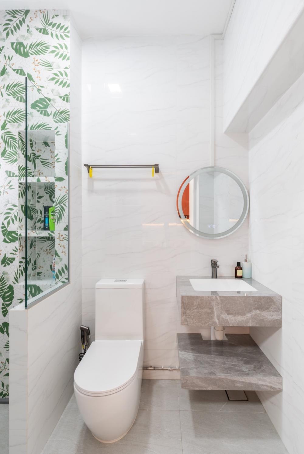 Vintage Bathroom with Homogeneous Tiles and Mirror