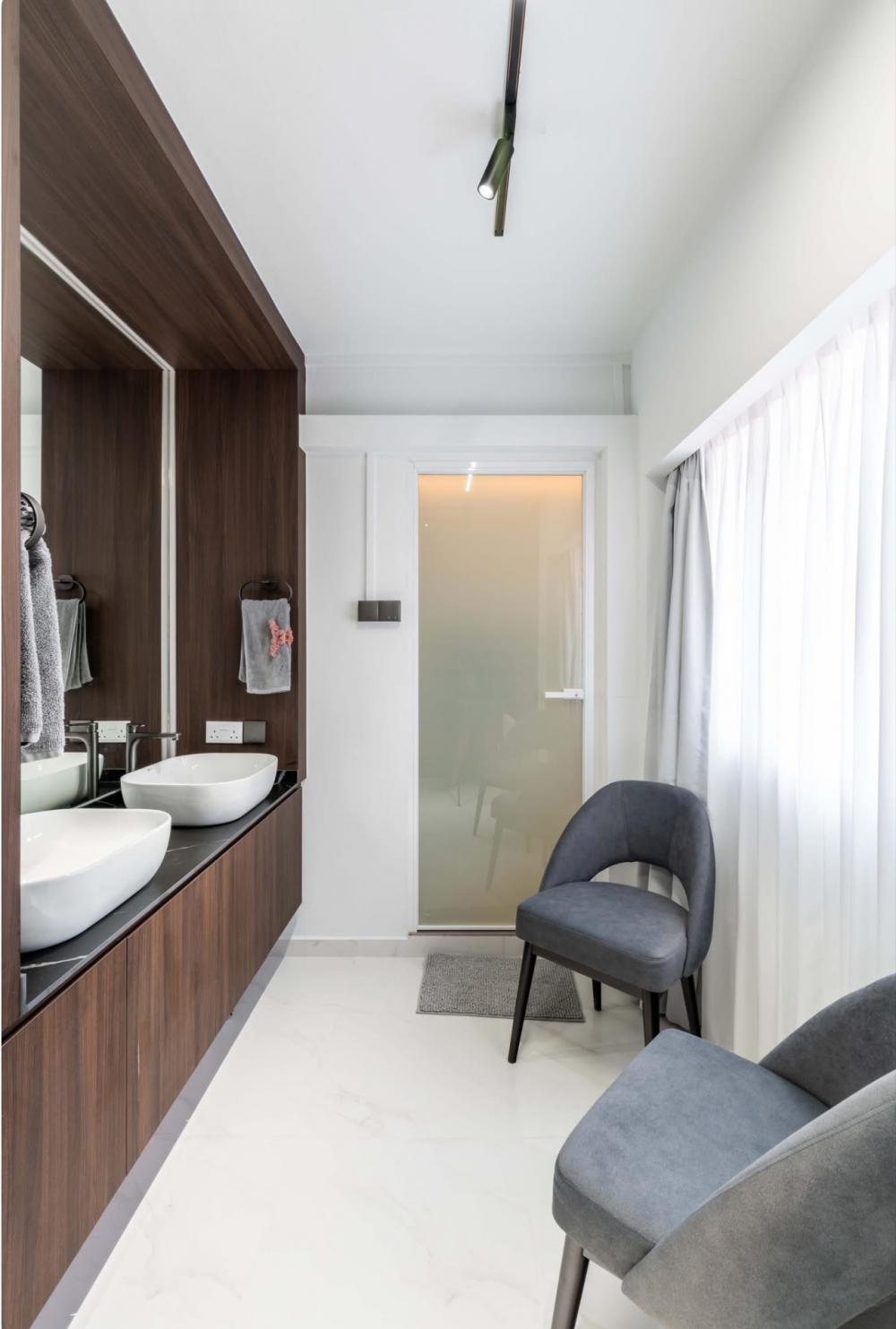 Vintage Bathroom with Countertop and Homogeneous Tiles