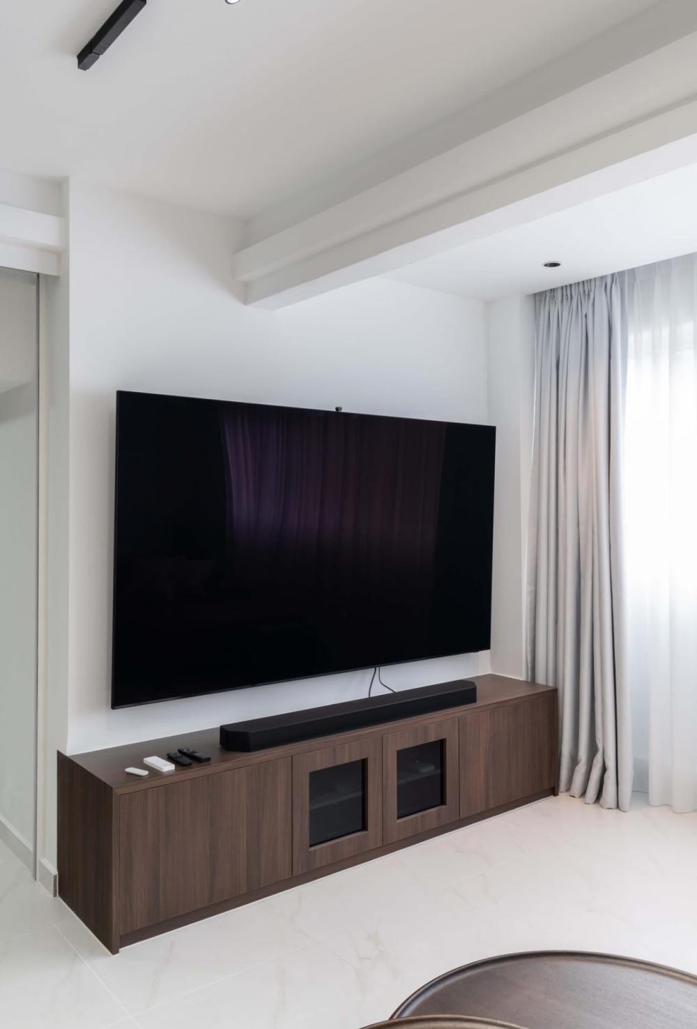 Vintage Living Room with Homogeneous Tiles and TV Console