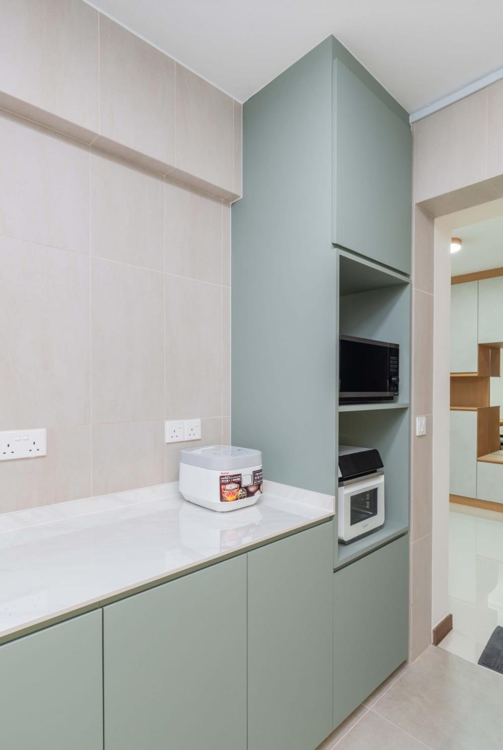 Contemporary Kitchen with Countertop and Homogeneous Tiles