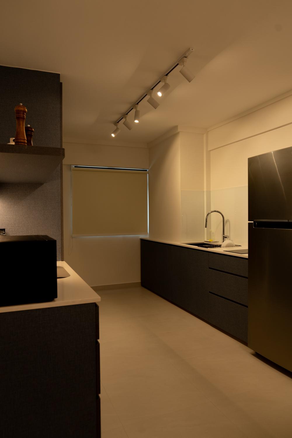 Modern Kitchen with Homogeneous Tiles and Herringbone Tiling