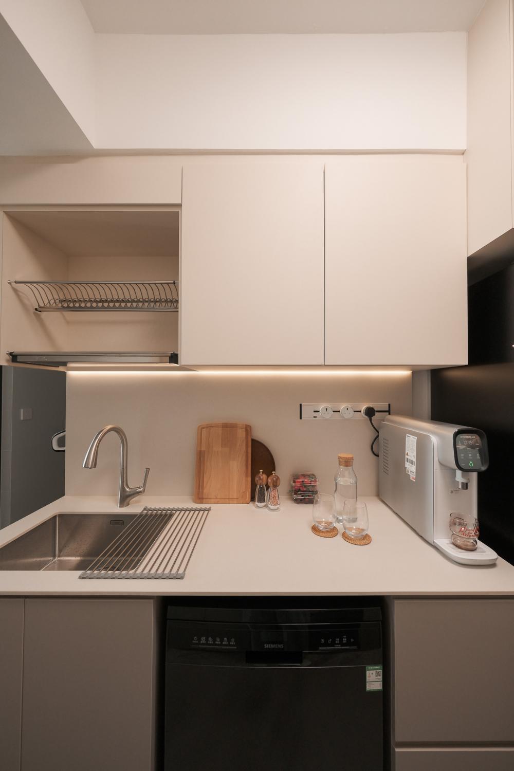 Contemporary Kitchen with Vinyl Flooring and Cement Floor