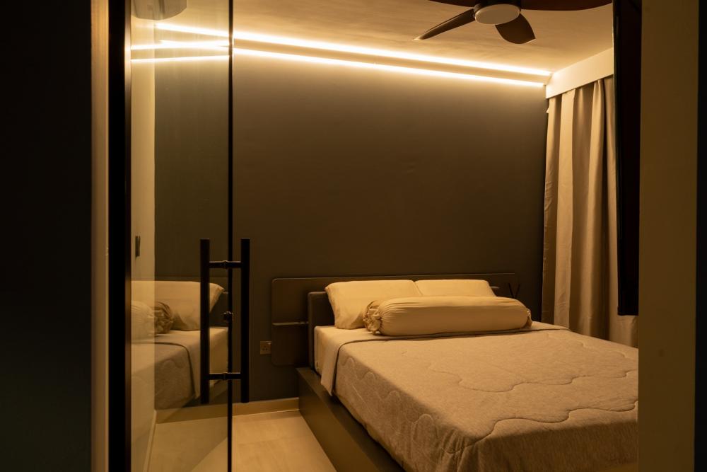 Modern Bedroom with Platform Bed and Drop Light