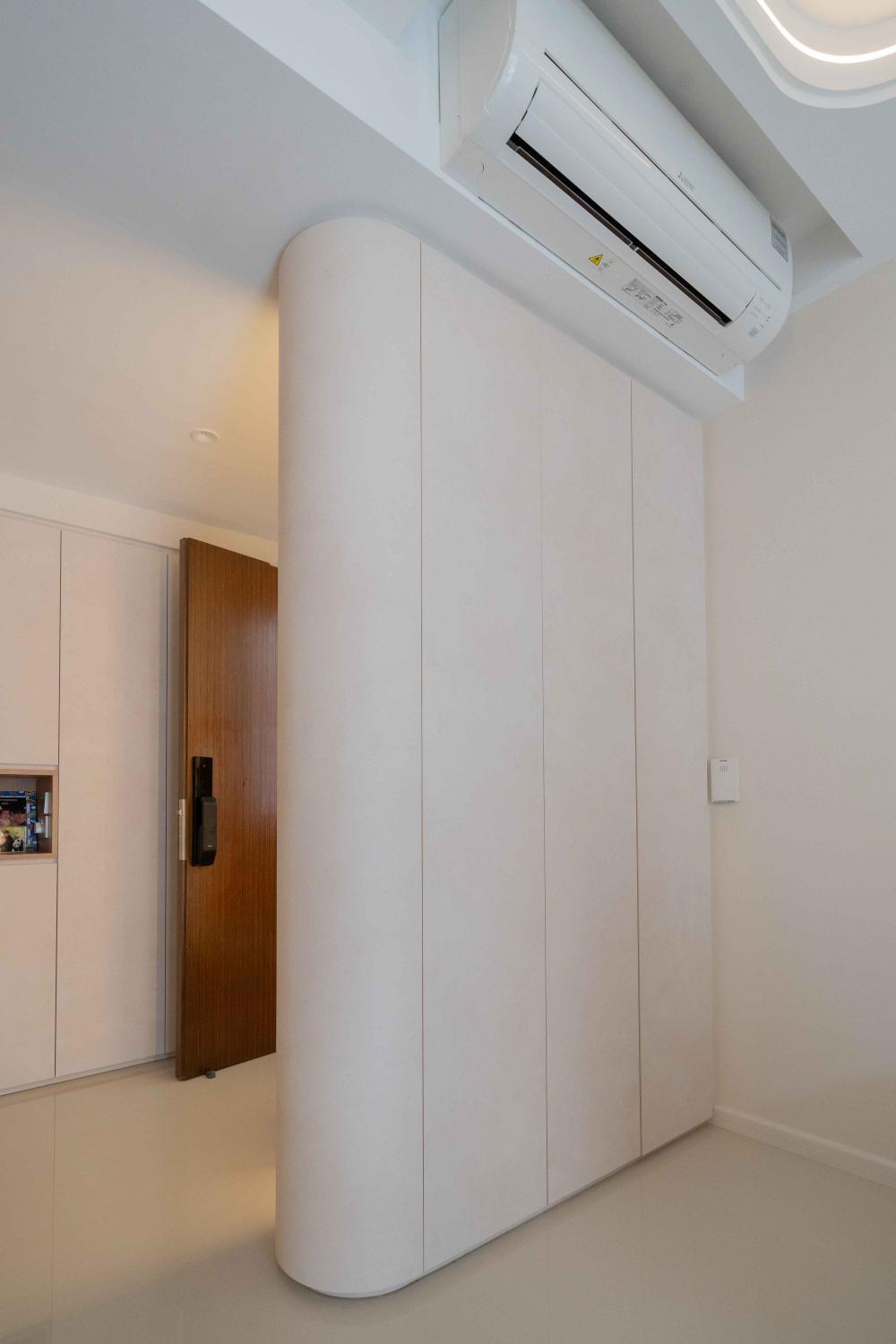 Contemporary Foyer with Feature Wall and Artwork