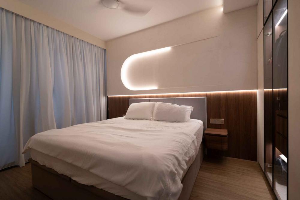 Contemporary Bedroom with Bedroom Dresser and Queen Bed
