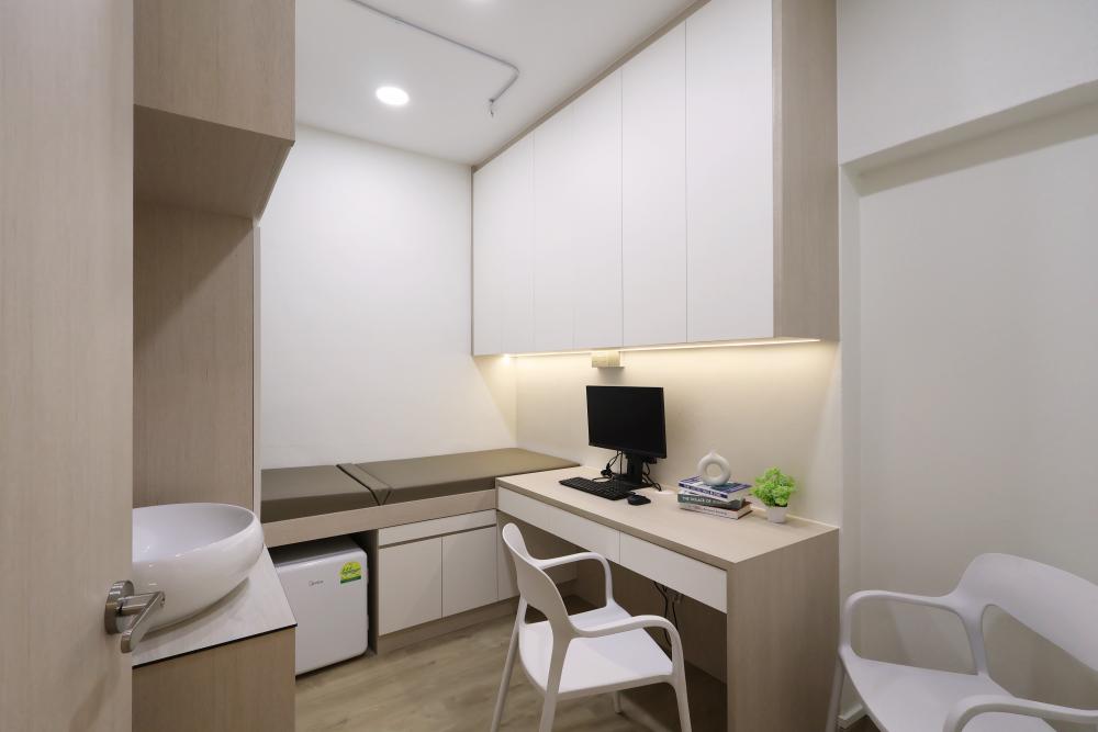 Contemporary Workstation with Desk and Desk Chairs