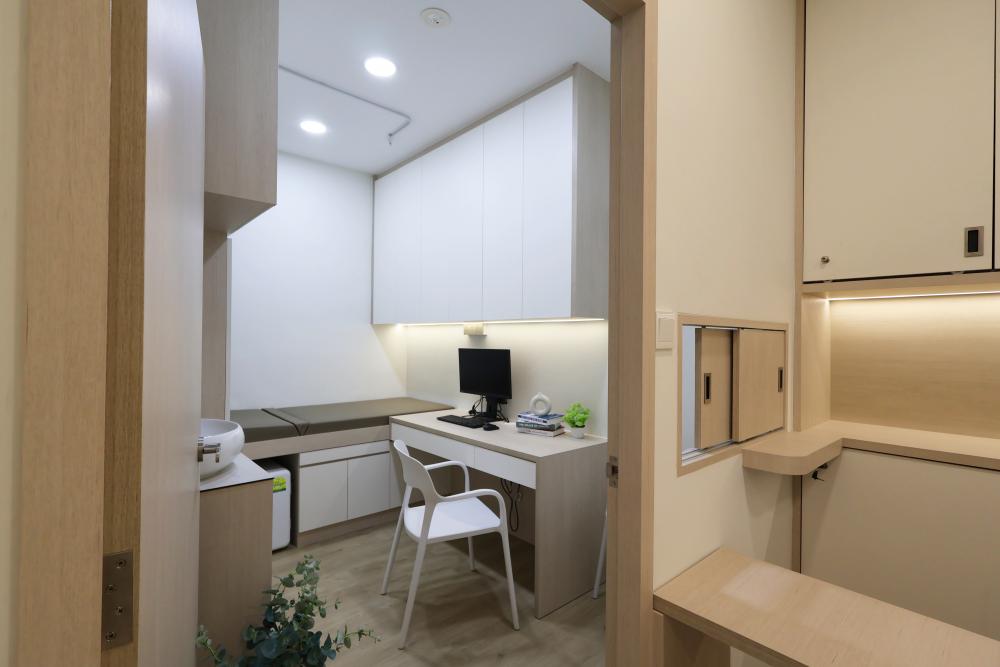 Contemporary Office with Bookshelf and Desk