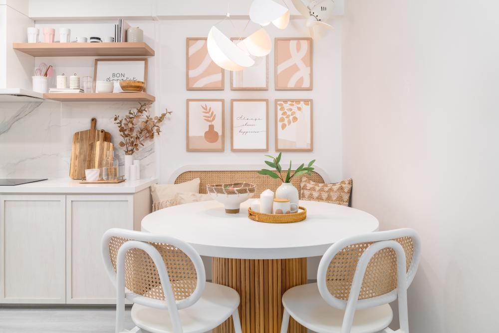 Country Dining Room with Dining Table and Dining Chairs