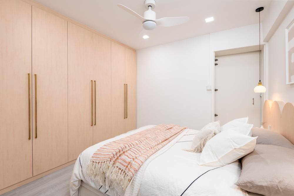 Country Bedroom with Vinyl Flooring and Drop Ceiling