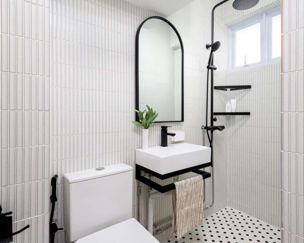 Country Bathroom with Mirror and Mosaic