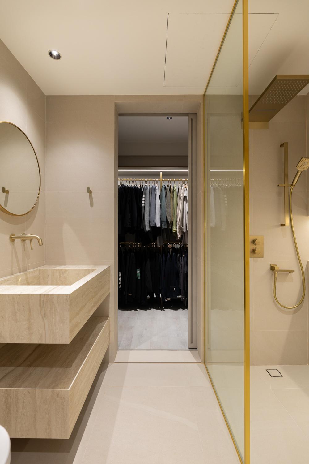 Modern Bathroom with Mirror and Vanity Counter