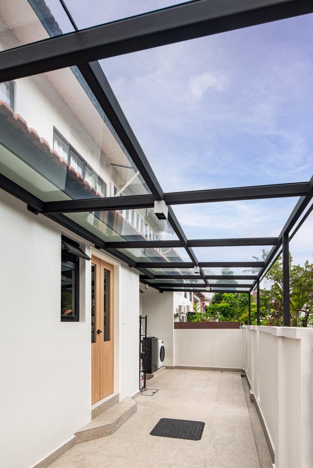 Asian Courtyard with Homogeneous Tiles and Awning