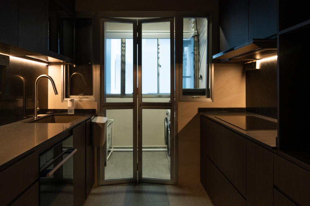 Modern Kitchen with Vinyl Flooring and Open Kitchen