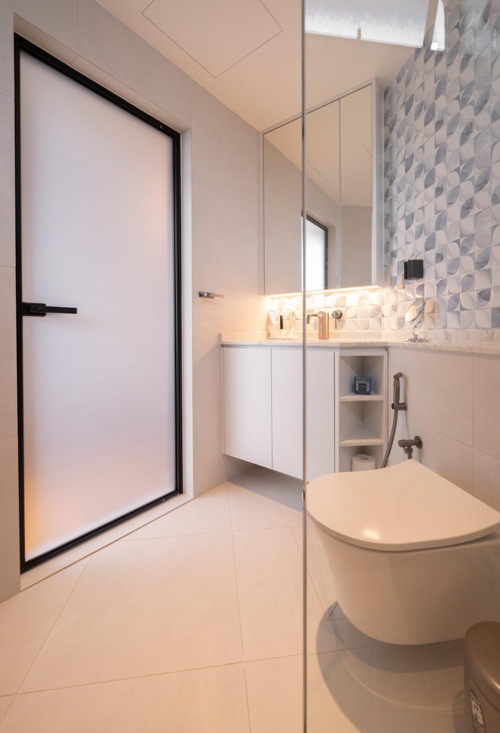 Contemporary Bathroom with Mirror and Shower Screen