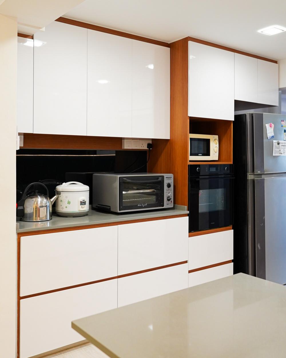 Scandinavian Kitchen with Countertop and Homogeneous Tiles