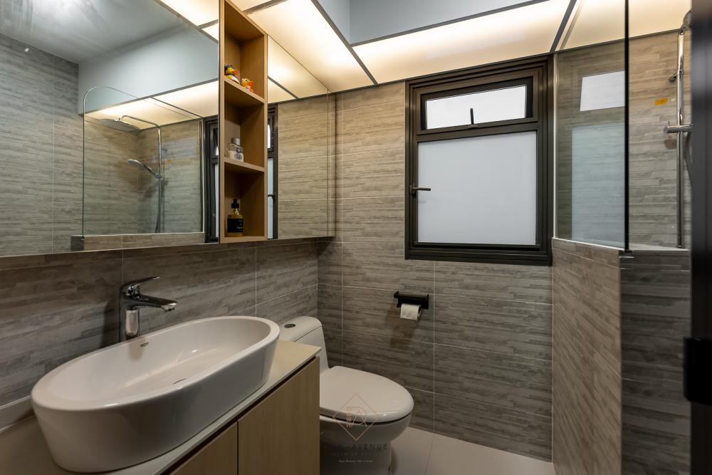 Transitional Bathroom with Countertop and Homogeneous Tiles