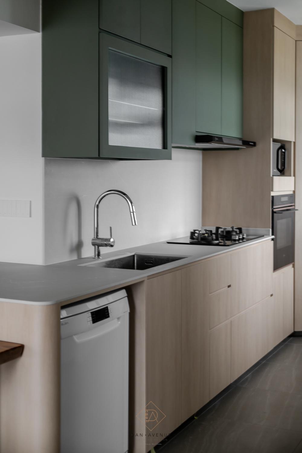 Transitional Kitchen with Countertop and Homogeneous Tiles
