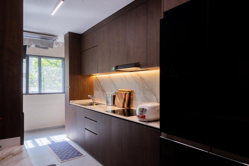 Contemporary Kitchen with Countertop and Marble Floor