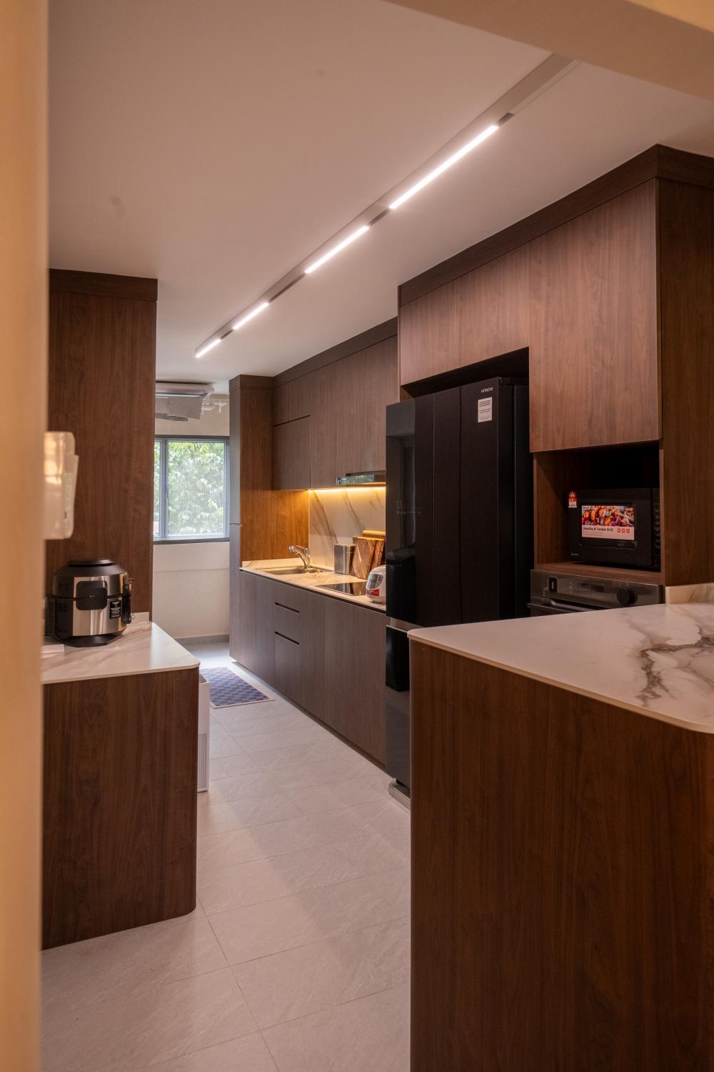 Contemporary Kitchen with Countertop and Kitchen Island