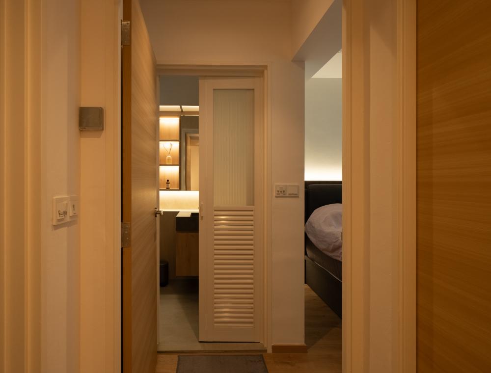 Scandinavian Bathroom with Mirror and Rainshower