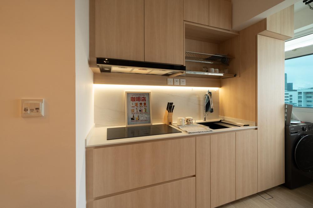 Scandinavian Kitchen with Vinyl Flooring and Open Kitchen