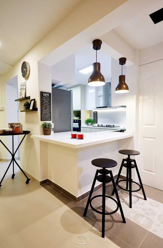Modern Kitchen with Wood Flooring and Kitchen Window