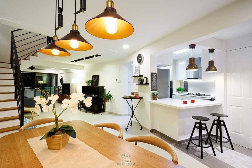 Modern Dining Room with Dining Table and Dining Chairs