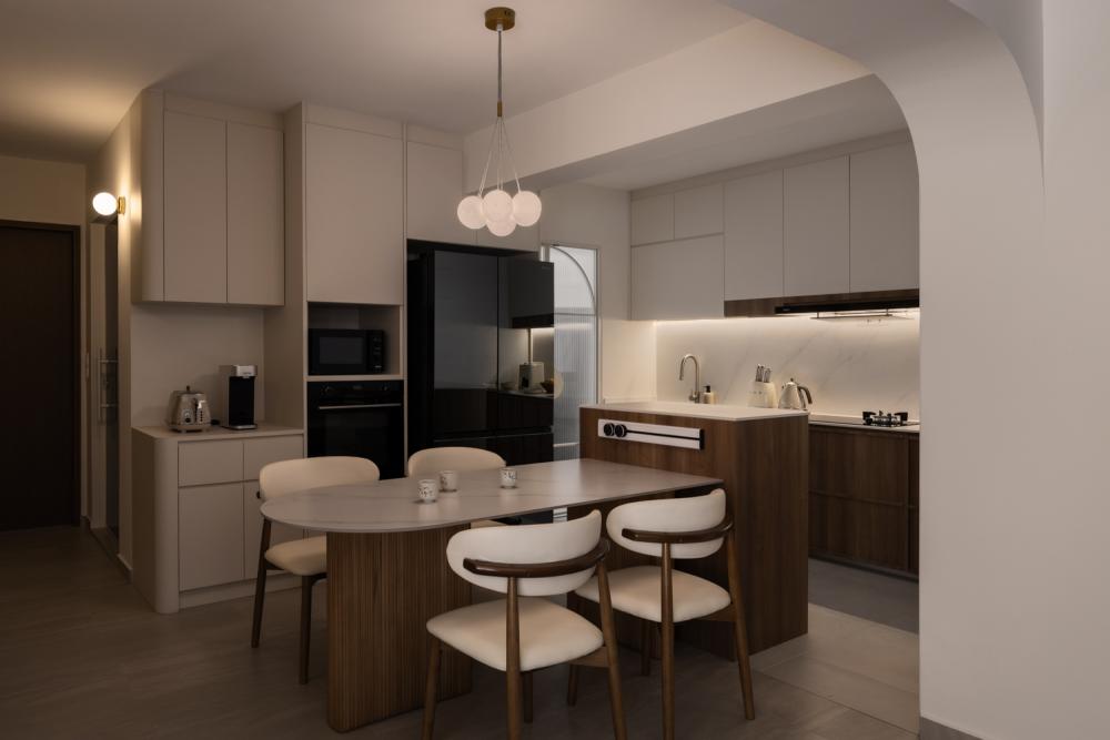 Minimalist Kitchen with Kitchen Island and Kitchen Cabinets