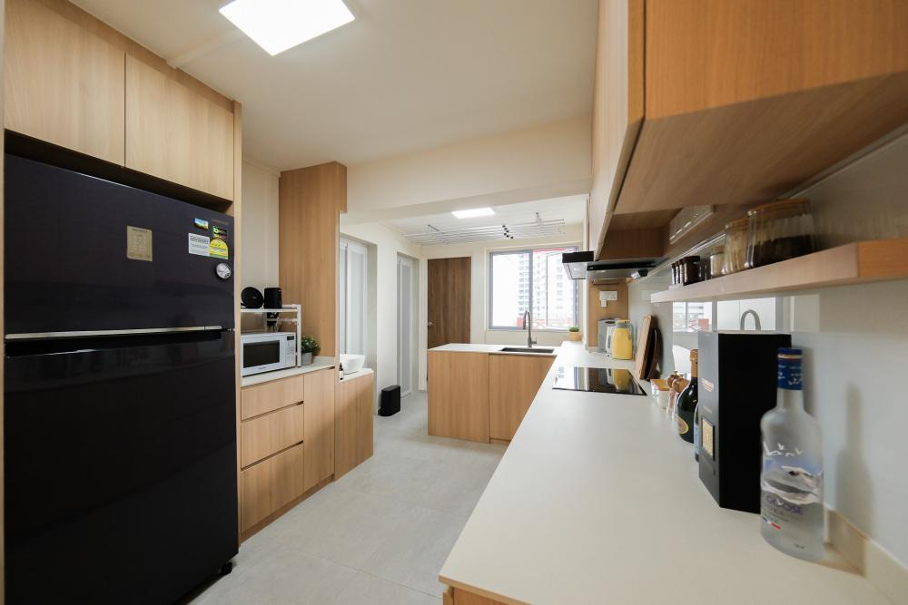 Scandinavian Kitchen with Homogeneous Tiles and Granite Floor