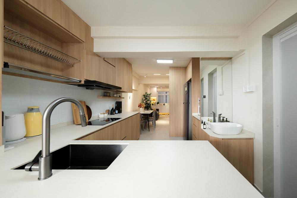 Scandinavian Bathroom with Vinyl Flooring and Cement Floor
