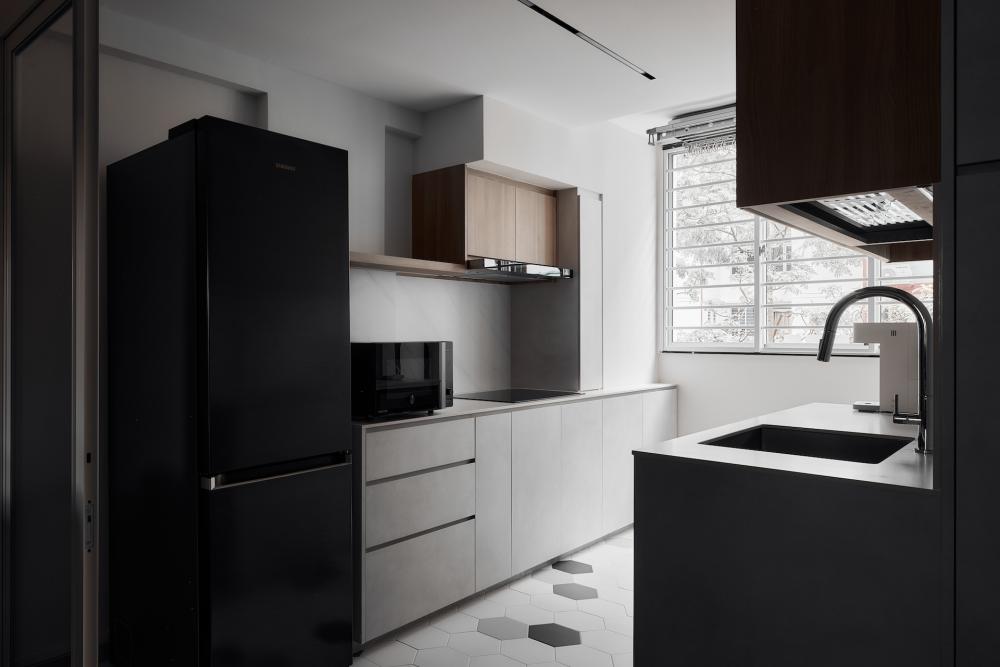 Modern Kitchen with Countertop and Mosaic