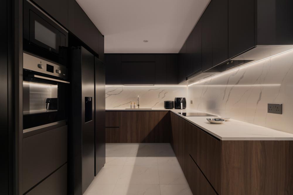 Modern Kitchen with Countertop and Homogeneous Tiles