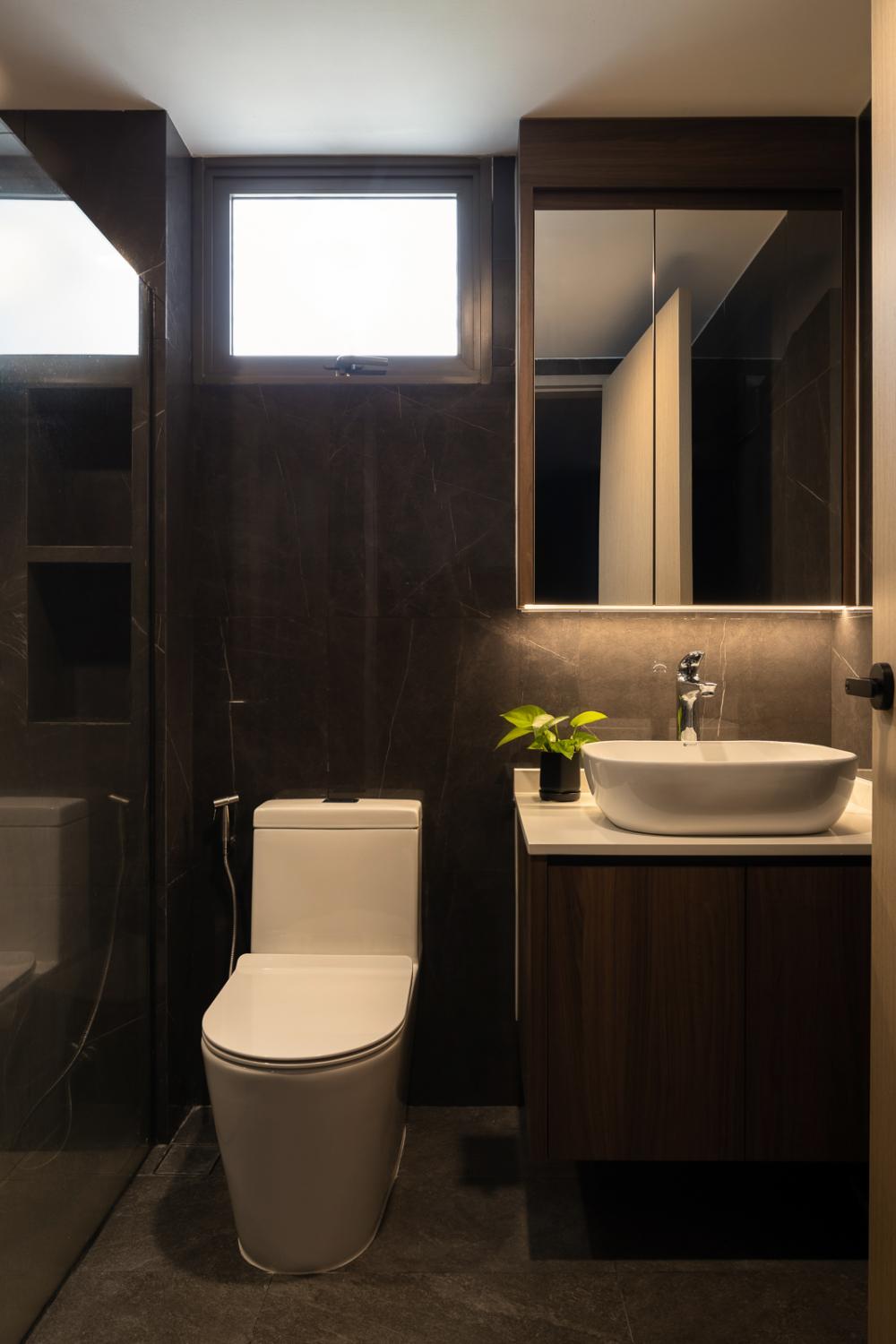 Modern Bathroom with Countertop and Homogeneous Tiles