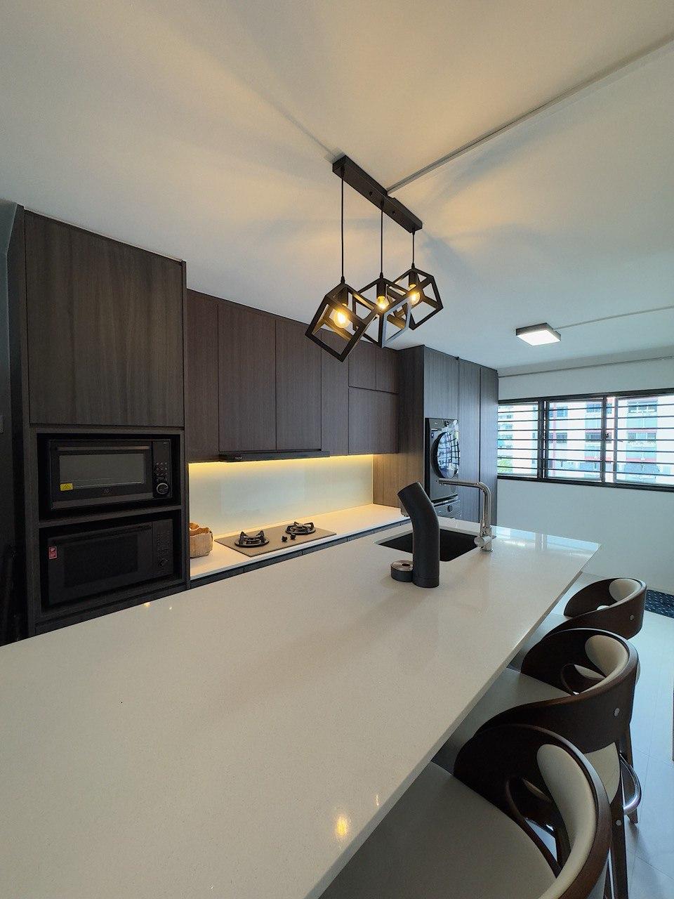 Modern Kitchen with Countertop and Homogeneous Tiles