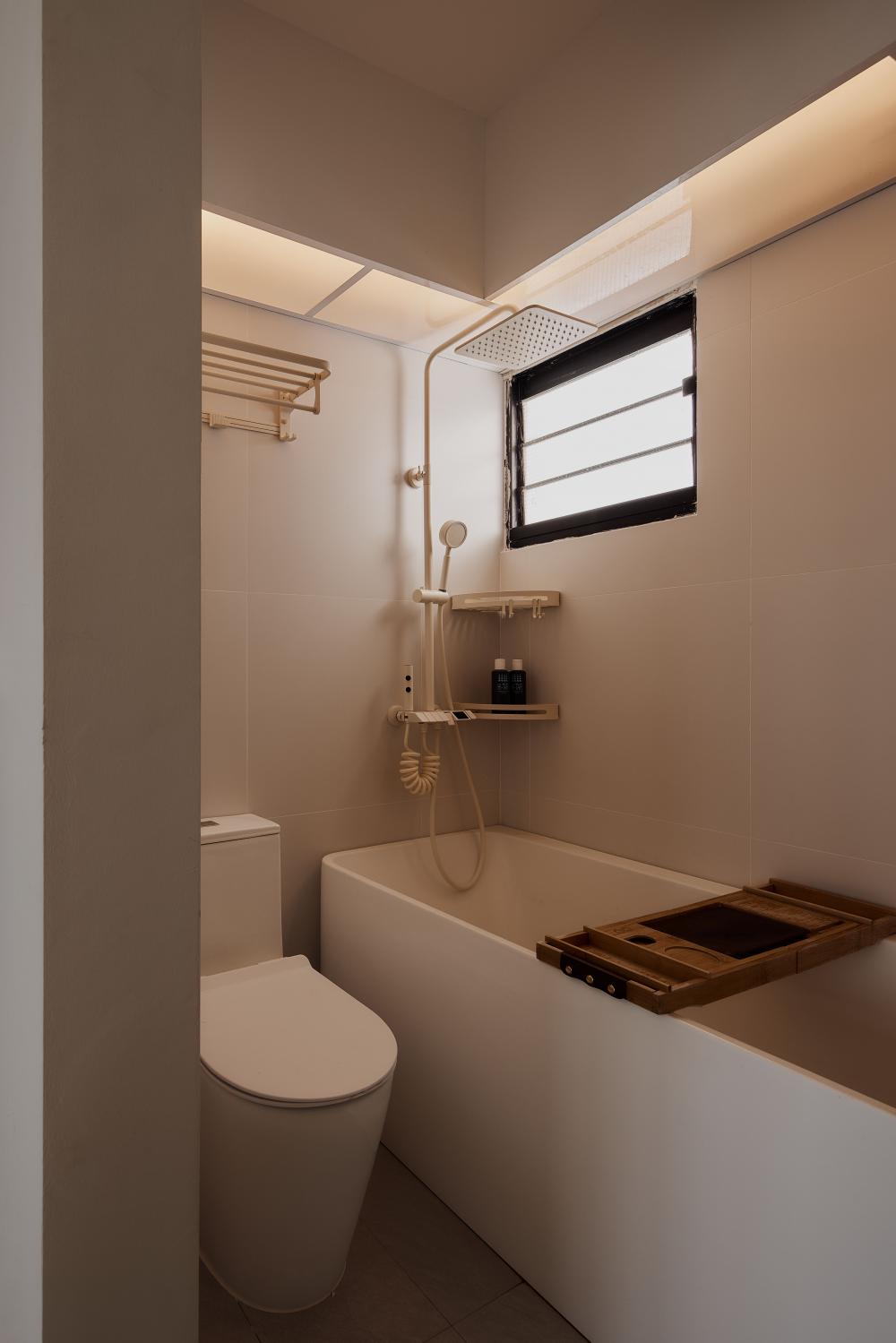Minimalist Bathroom with Bathtub and Rainshower