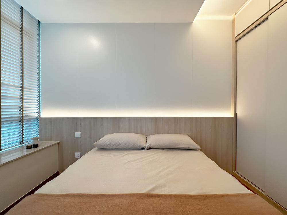Modern Bedroom with Bed and Lighting