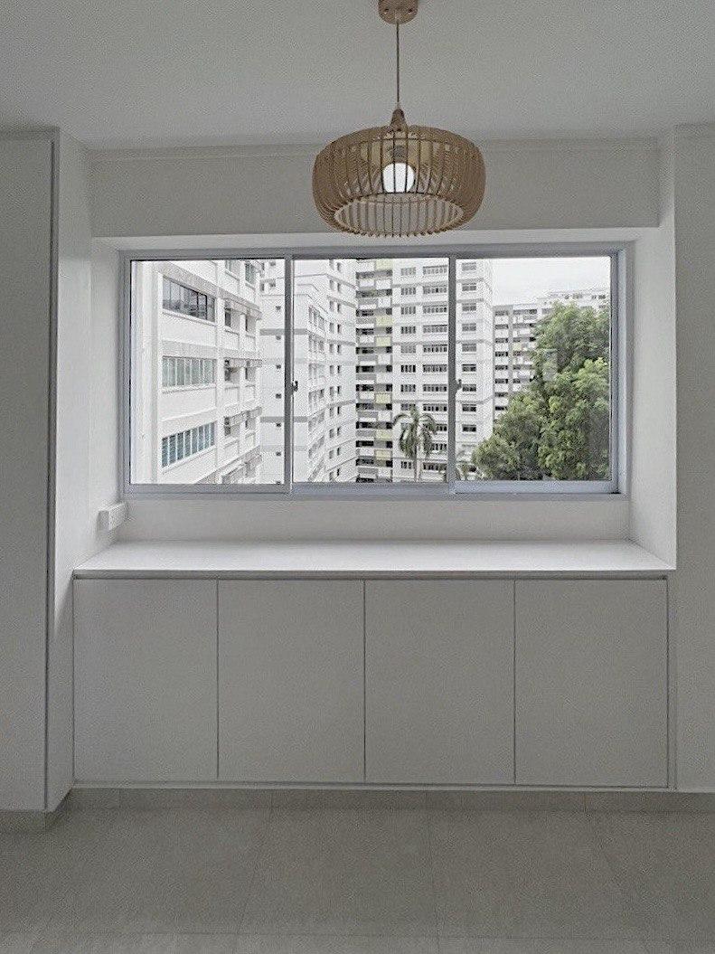 Minimalist Entryway with Bay Window and Small Storage