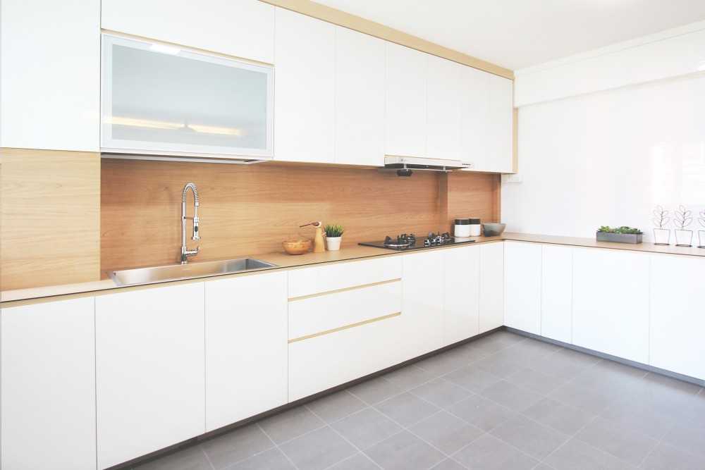 Scandinavian Kitchen with Homogeneous Tiles and Open Kitchen