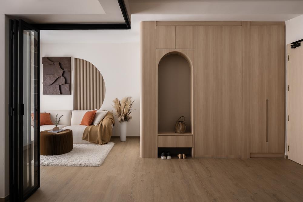 Scandinavian Hallway with Vinyl Flooring and Feature Wall