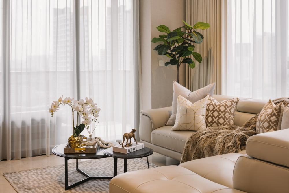 Modern Living Room with Marble Floor and Carpet